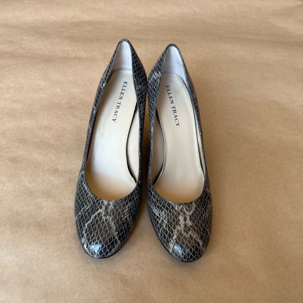 Ellen Tracy Gloria Wedges Shoes Snake Print Size 9